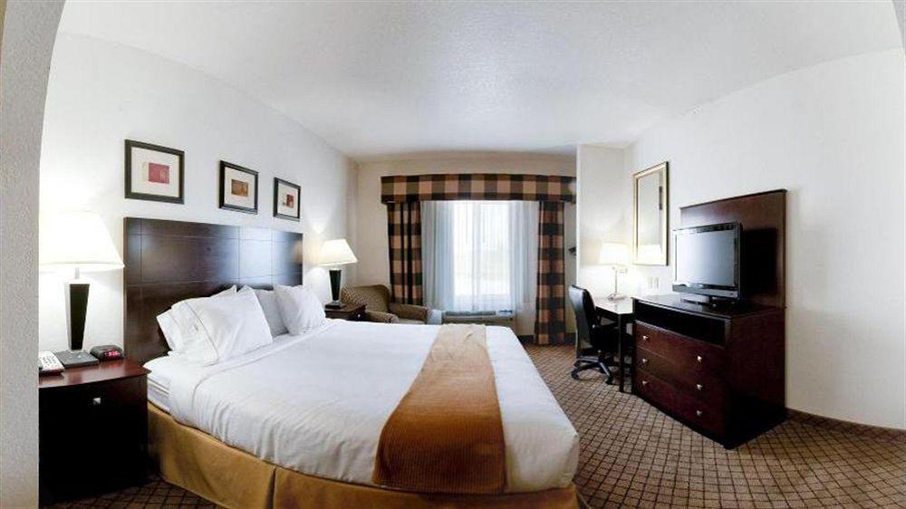 Holiday Inn Express Childress By Ihg Exterior foto