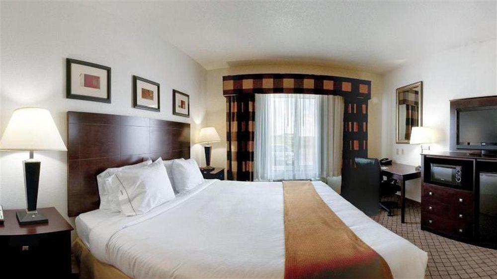 Holiday Inn Express Childress By Ihg Exterior foto